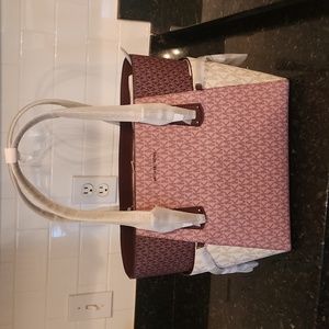 New Michael Kors Voyager Leather Tote ( Royal Pink Multi)